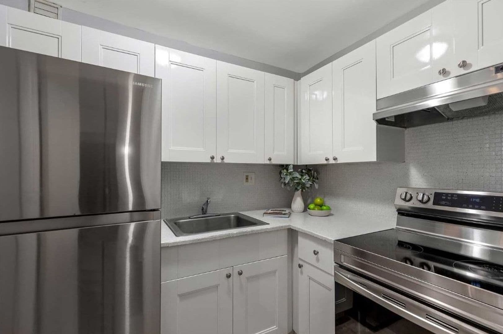 Pompano Beach Apartment: 500 E McNab Road