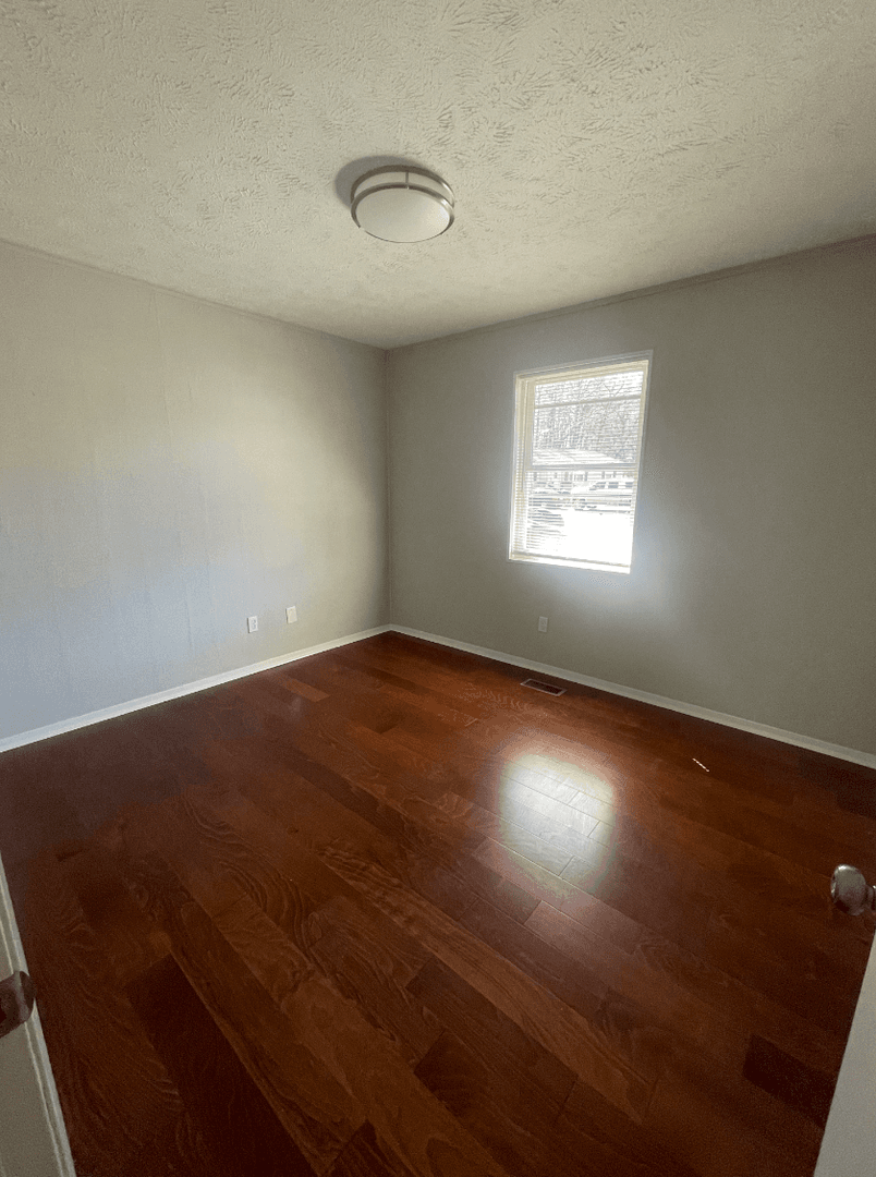 Knoxville House: 1908 Meadowview Ln.