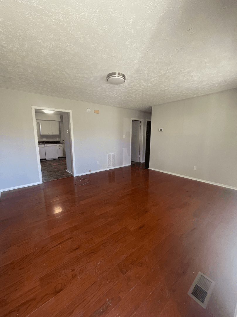 Knoxville House: 1908 Meadowview Ln.