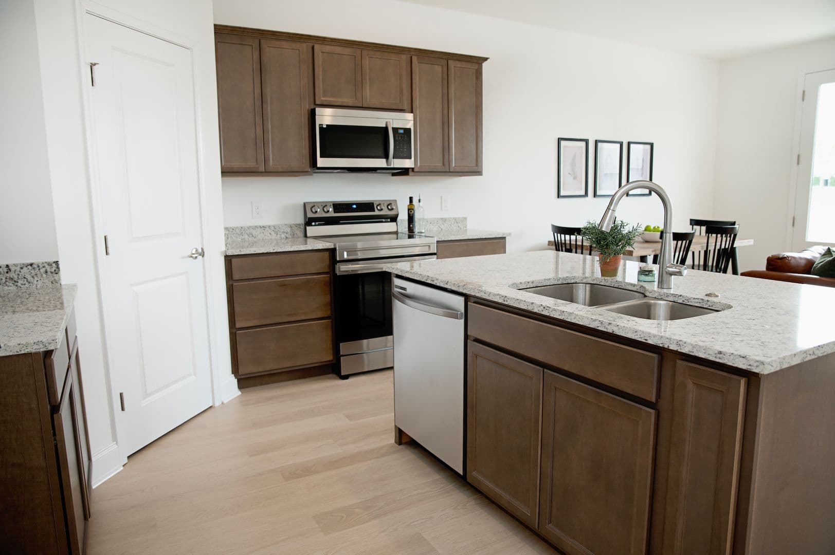 Maryville House: 113 Goose Lndg
