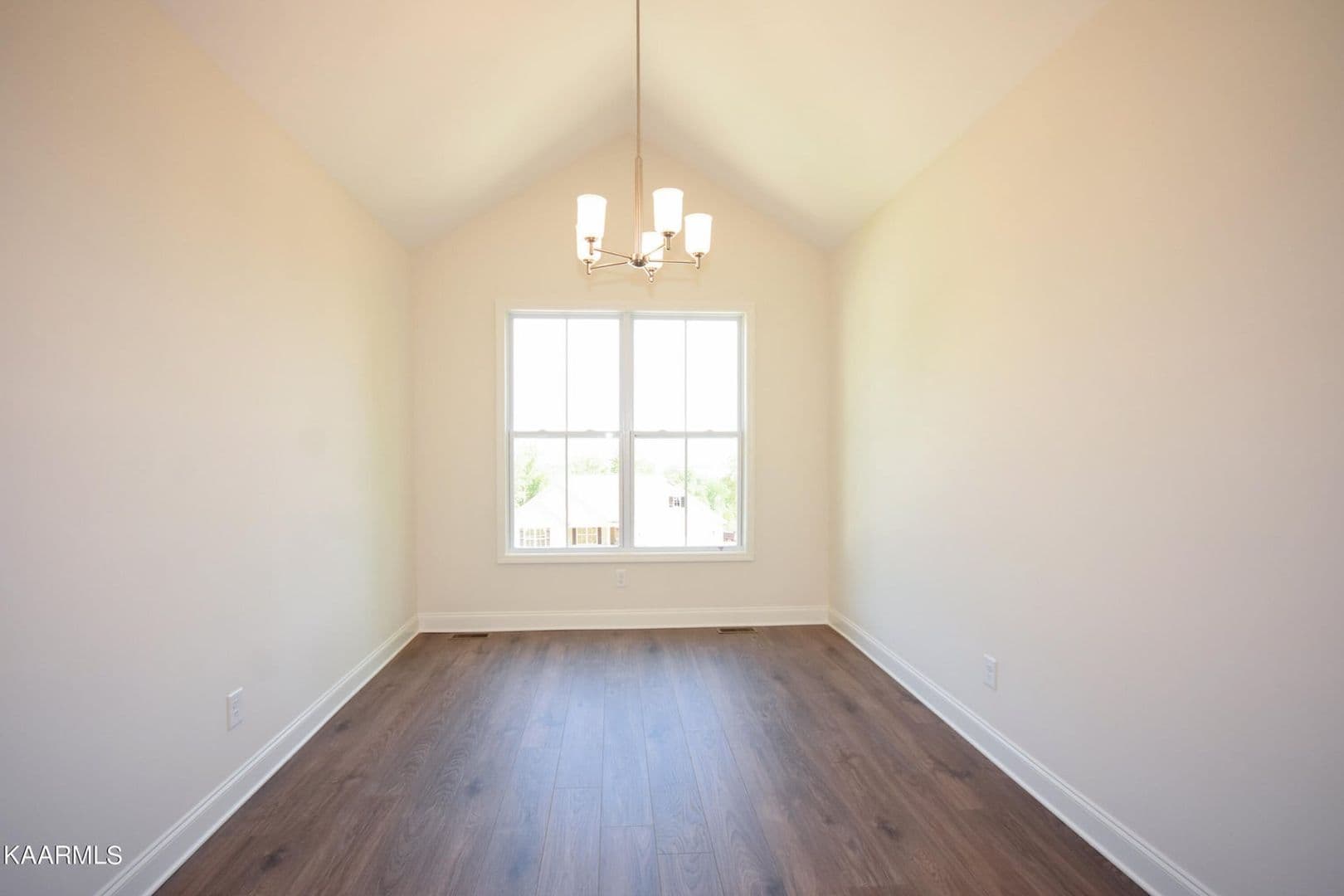 Knoxville House: 8135 Vassar Lane