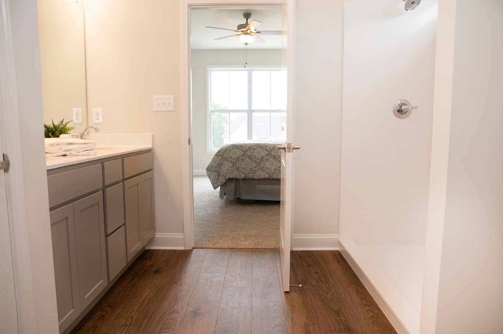 knoxville House: 8115 Chapel Hill RH32