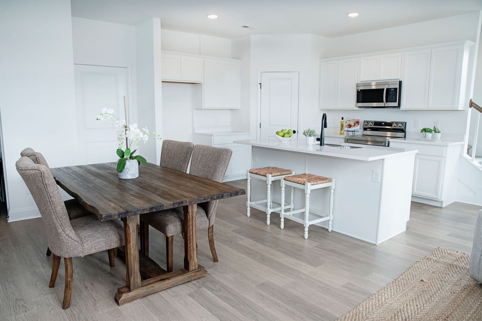 Maryville House: 1614 Mountain Quail Cir