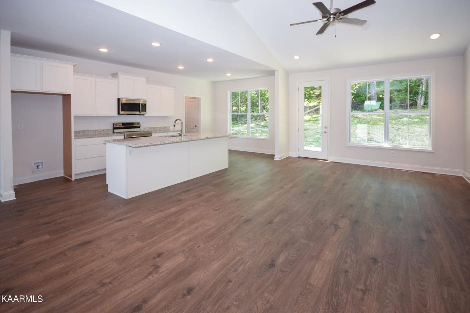 Knoxville House: 8135 Vassar Lane