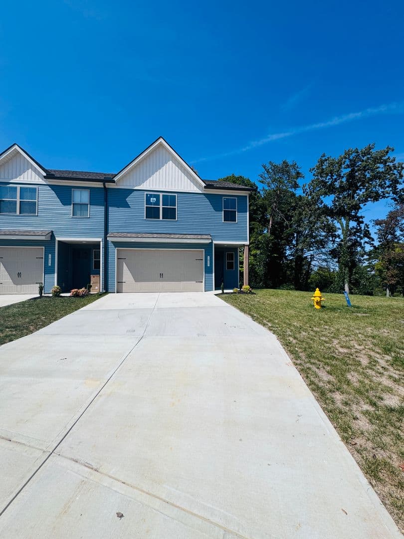 Maryville Townhome: 1827 Bennett Village Dr