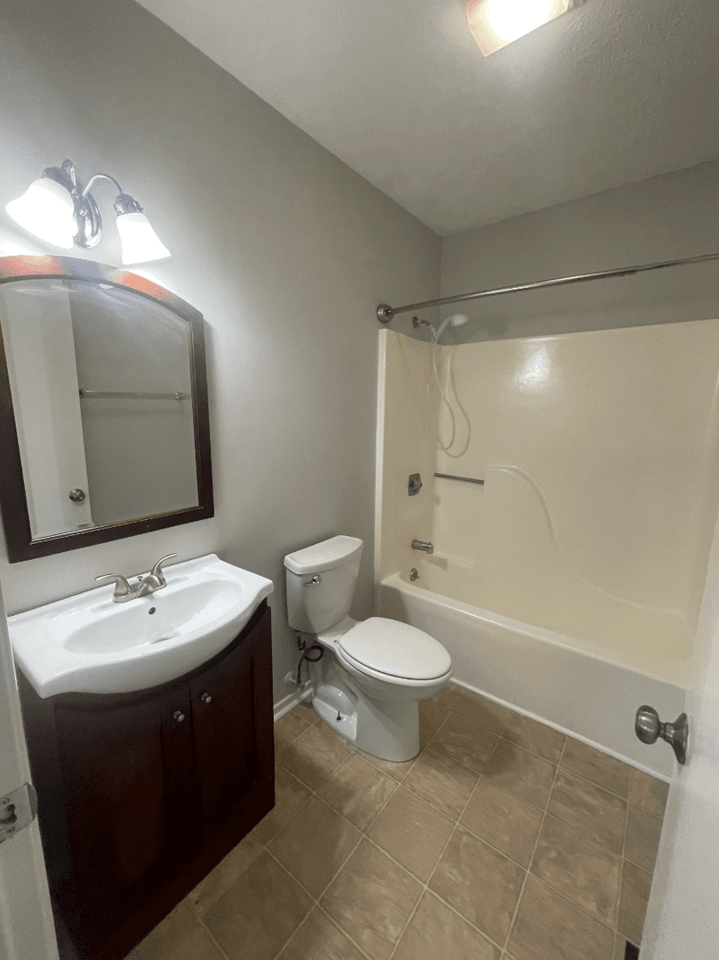 Knoxville House: 1908 Meadowview Ln.