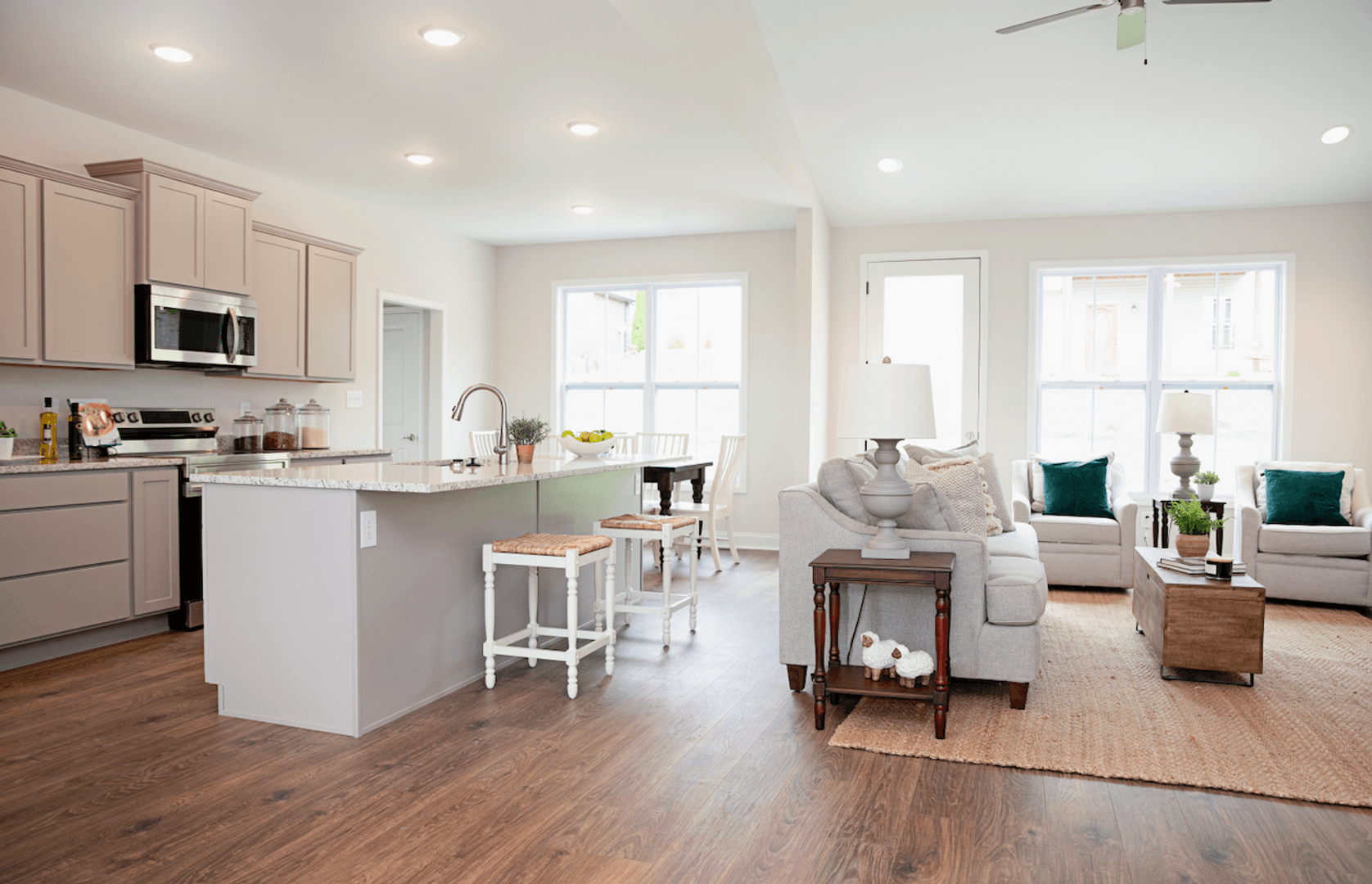 knoxville House: 8115 Chapel Hill RH32