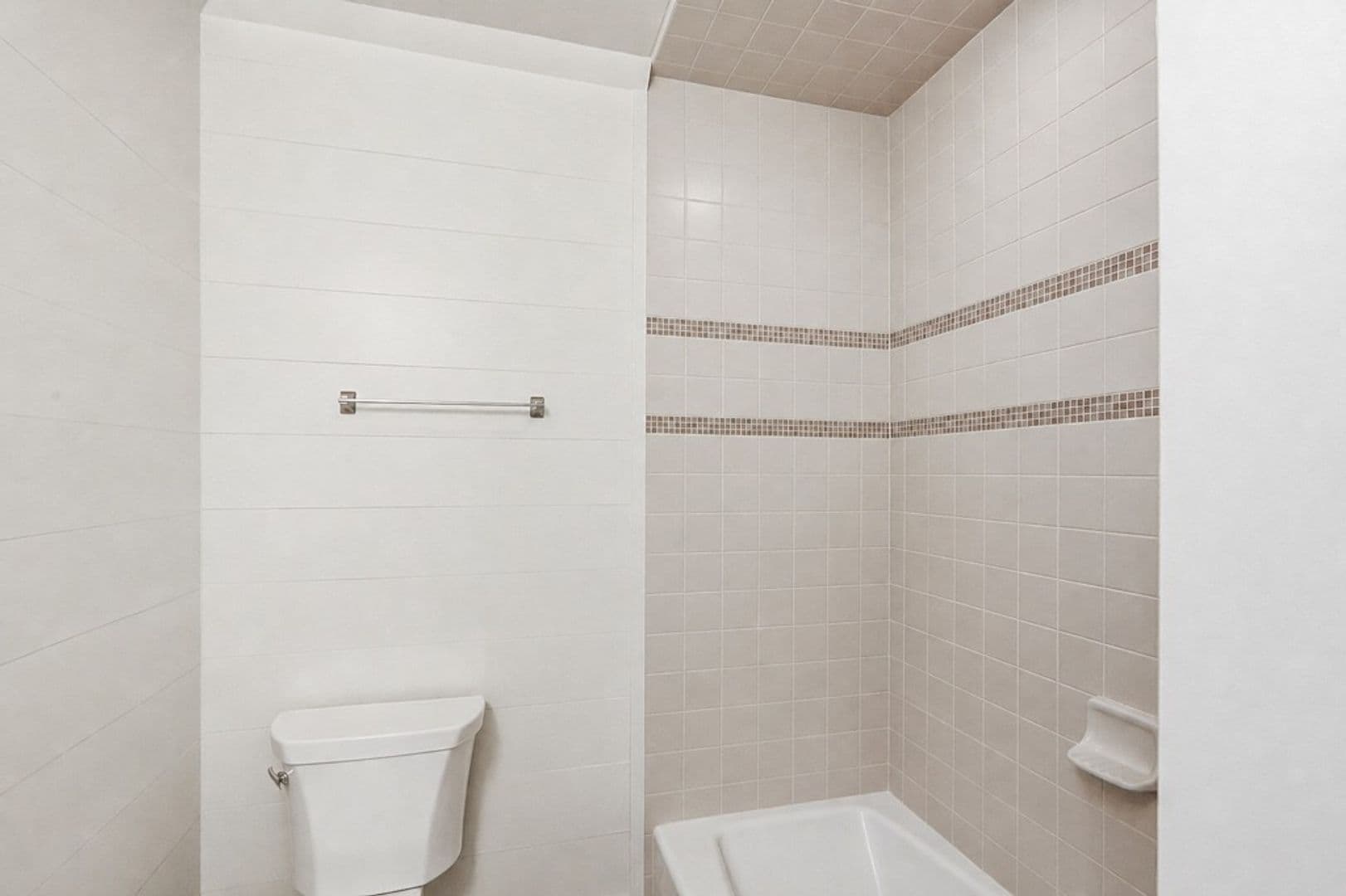 Nursery House: 14851 US Hwy 87 N