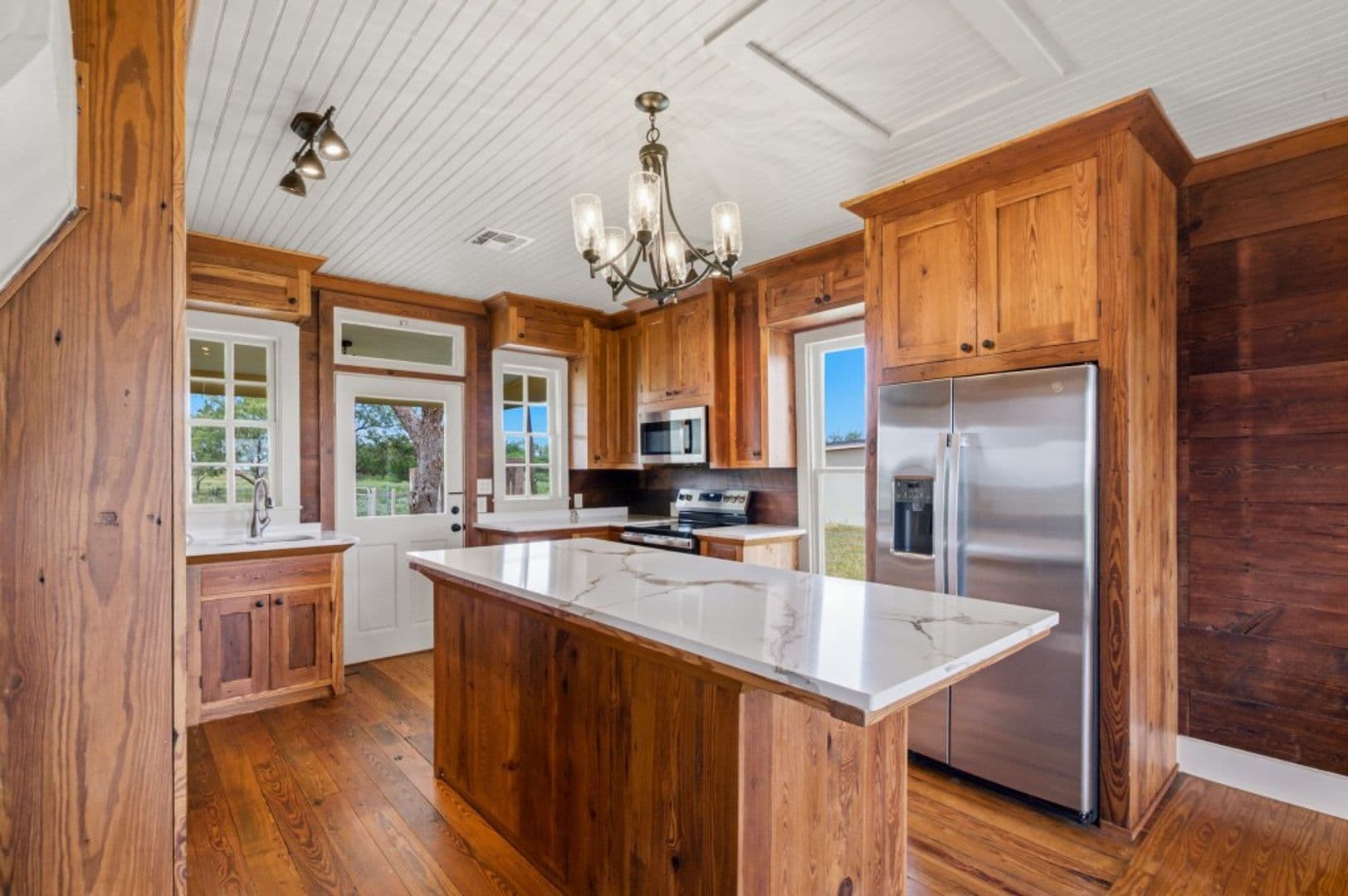 Nursery House: 14851 US Hwy 87 N