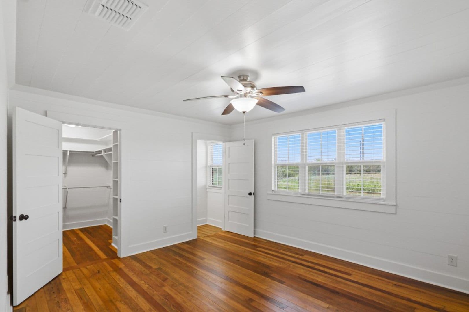 Nursery House: 14851 US Hwy 87 N