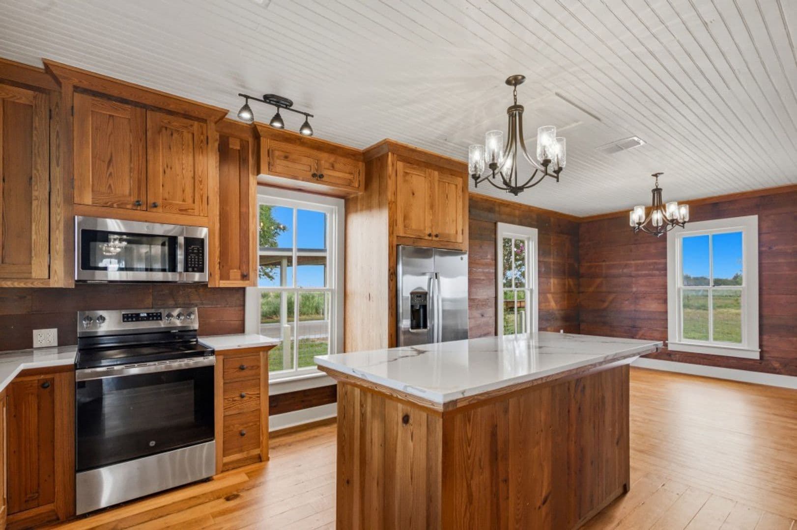 Nursery House: 14851 US Hwy 87 N