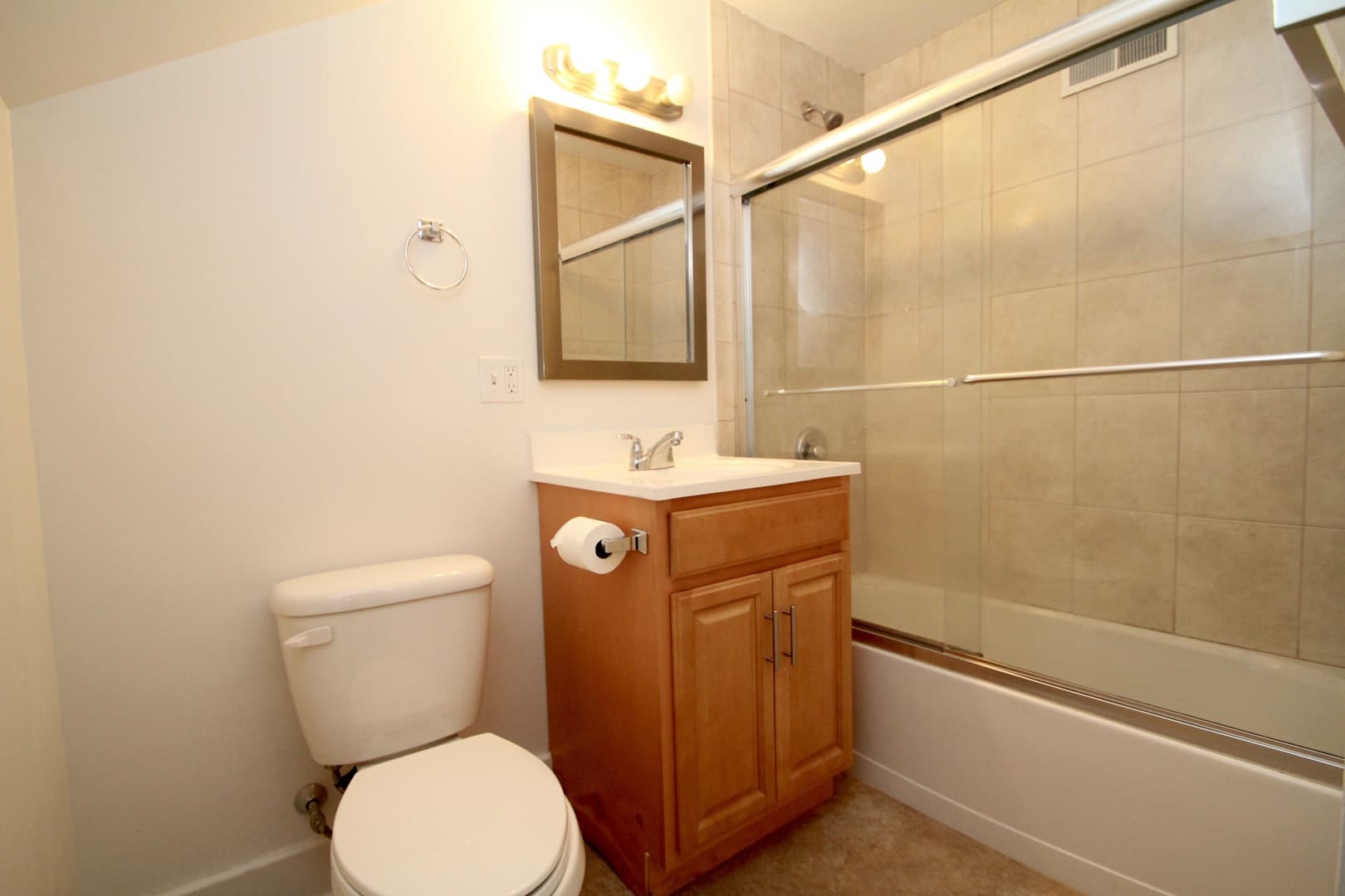 Wilton Apartment: 3 Hubbard Rd