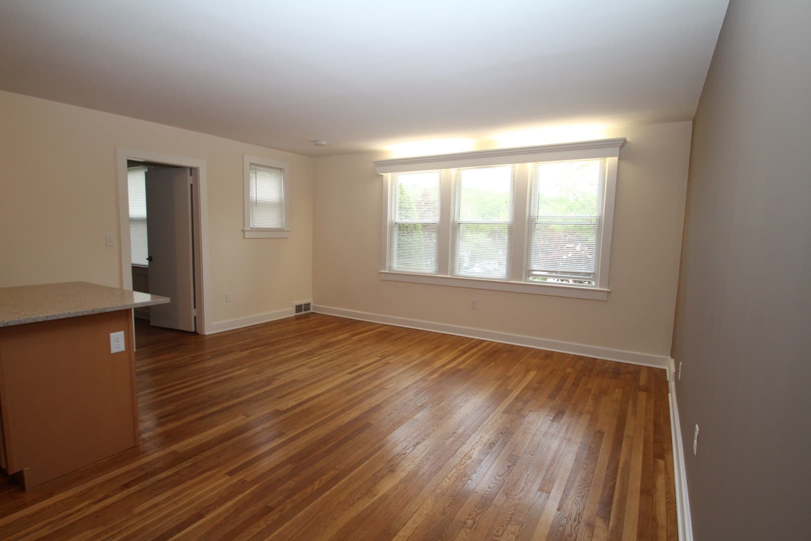 Wilton Apartment: 3 Hubbard Rd