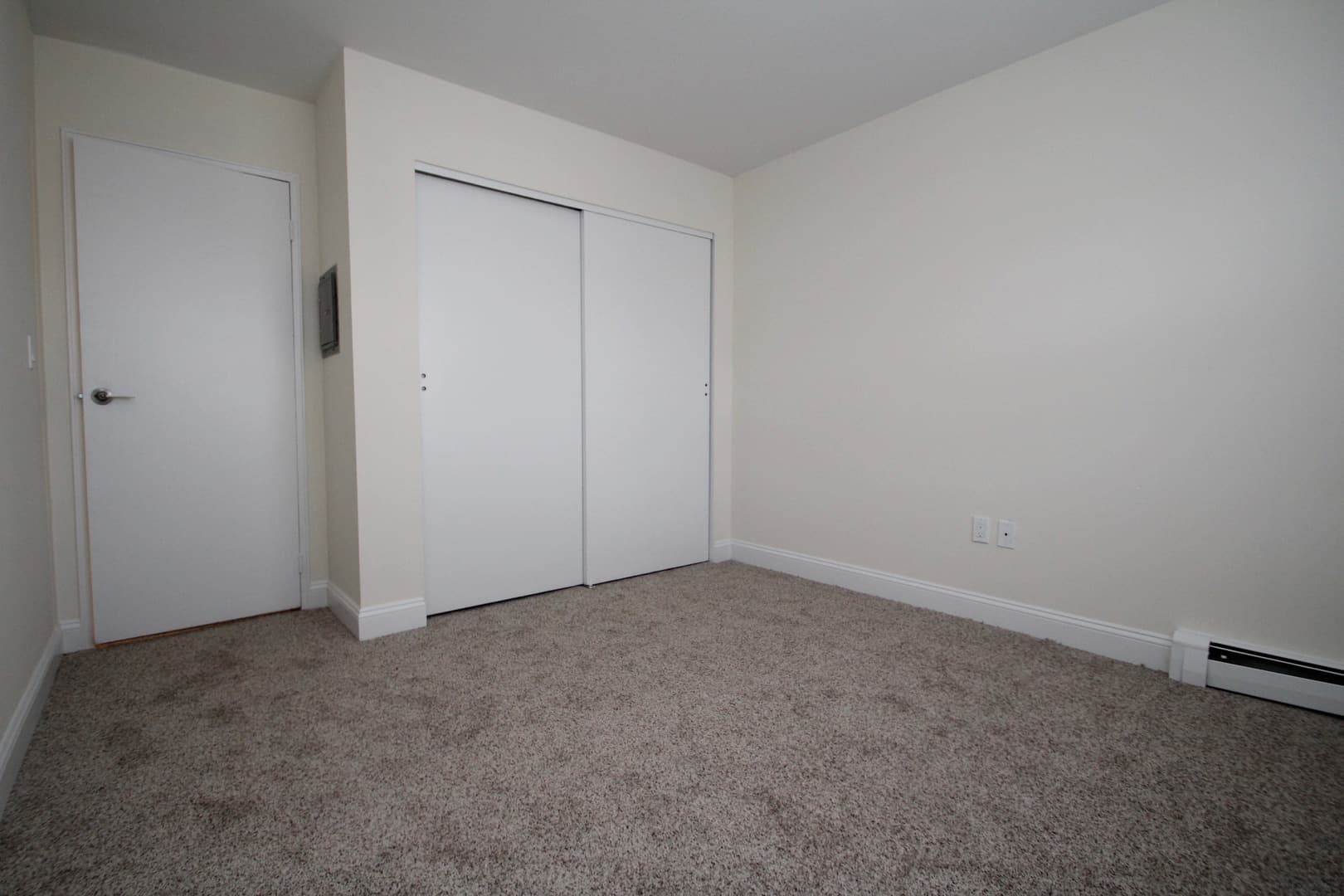 Norwalk Apartment: 204 Flax Hill Road