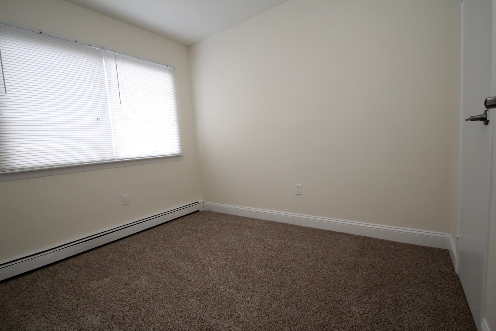 Norwalk Apartment: 204 Flax Hill Road