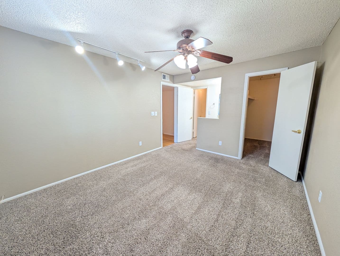 Mesa House: 623 W Guadalupe Rd Unit 242