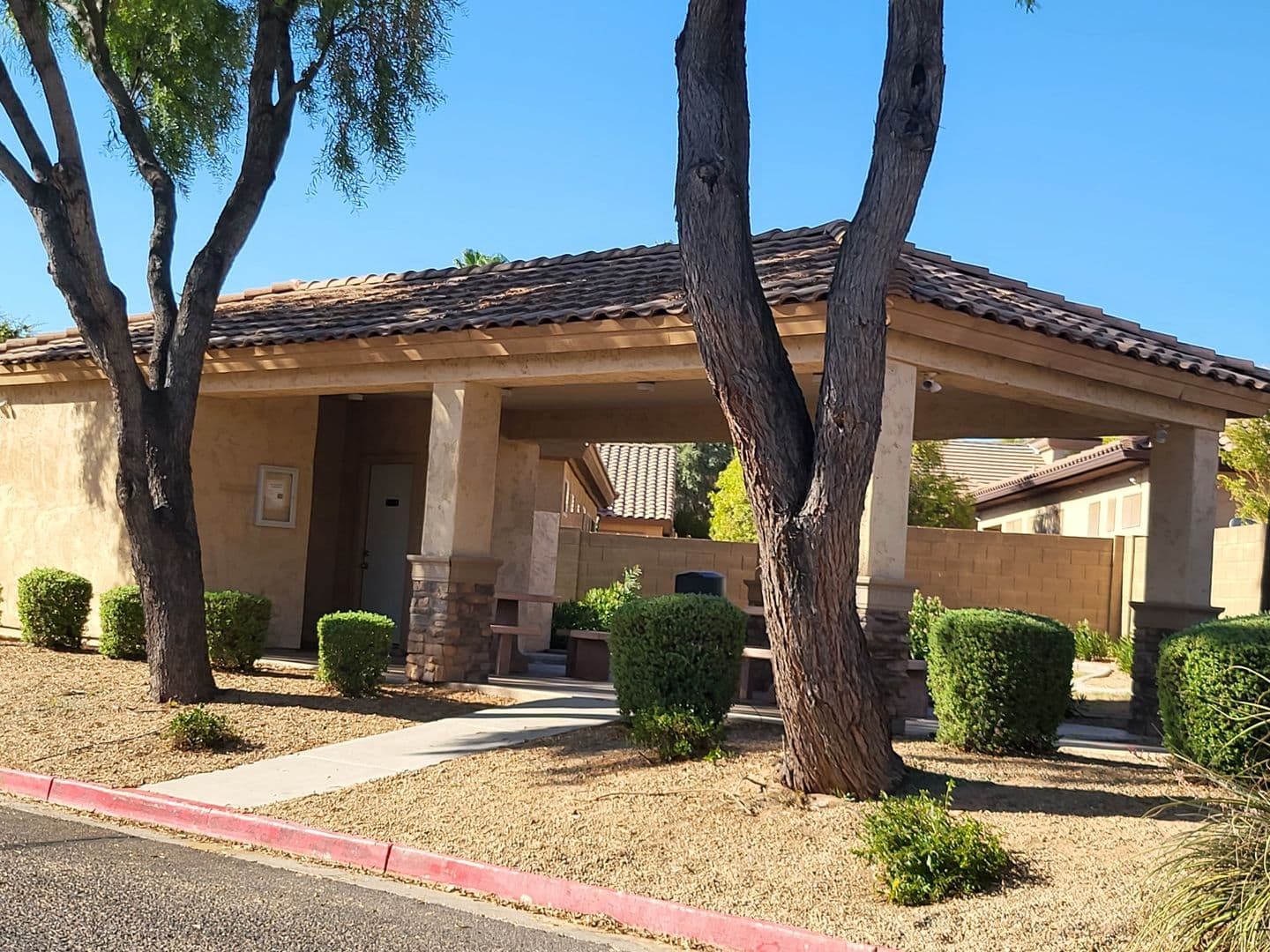 Chandler House: 833 E Sheffield Ave.