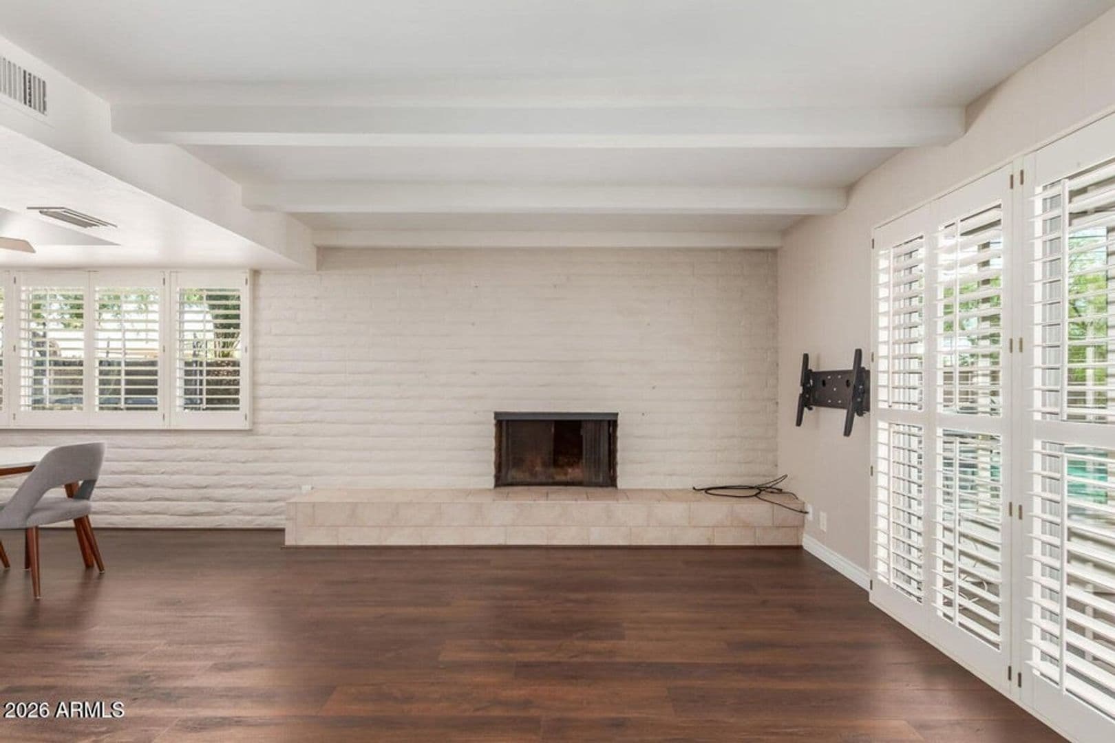 Chandler House: 481 W Half Moon Way