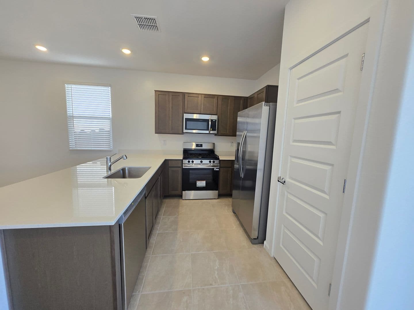 San Tan Valley House: 4720 E Amethyst Ln