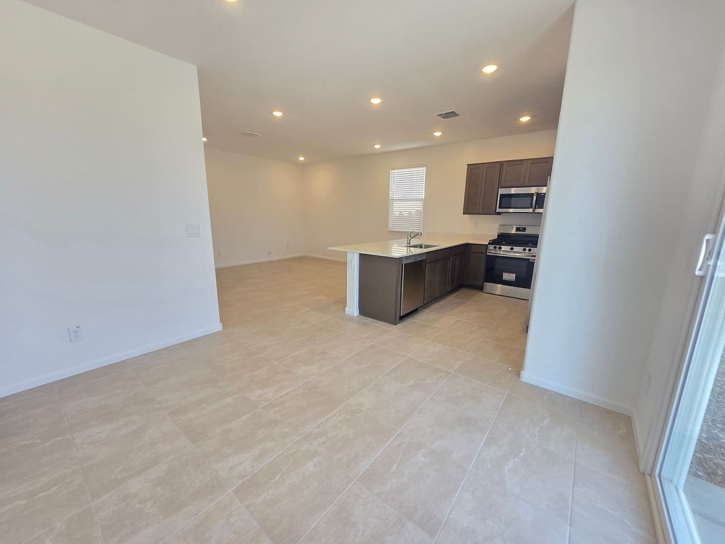 San Tan Valley House: 4720 E Amethyst Ln