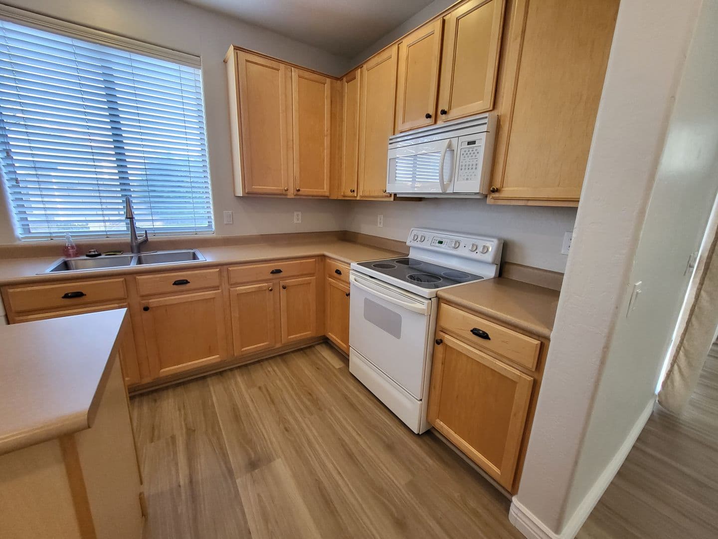 Chandler House: 833 E Sheffield Ave.