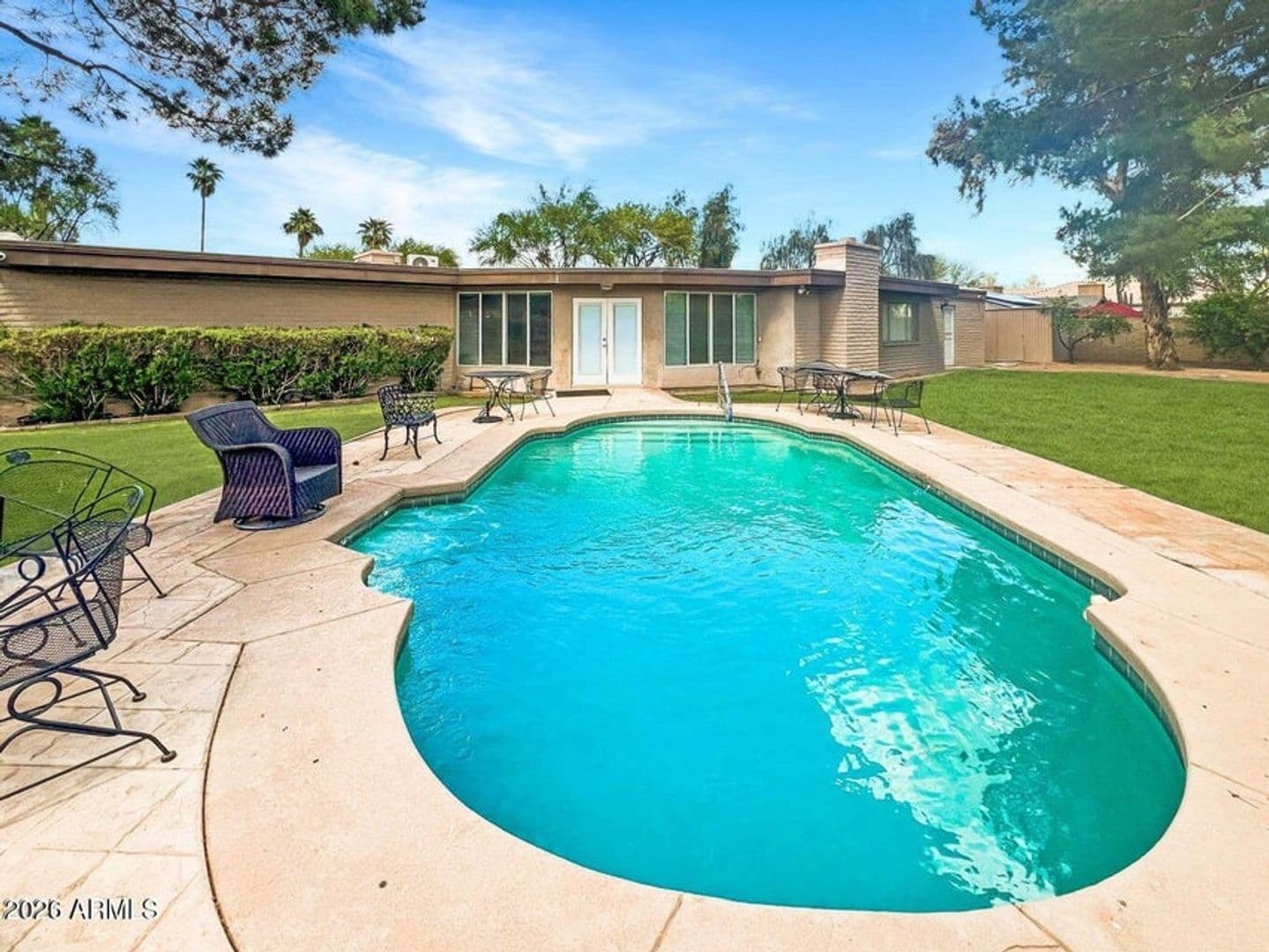 Chandler House: 481 W Half Moon Way