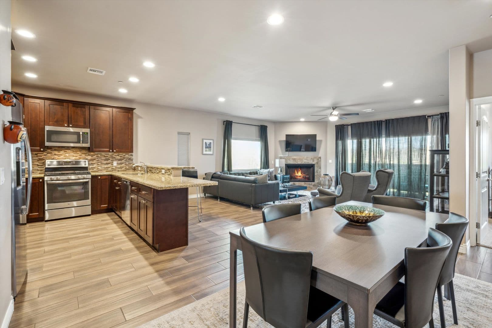 Cave Creek House: 6145 E Cave Creek Rd. #203