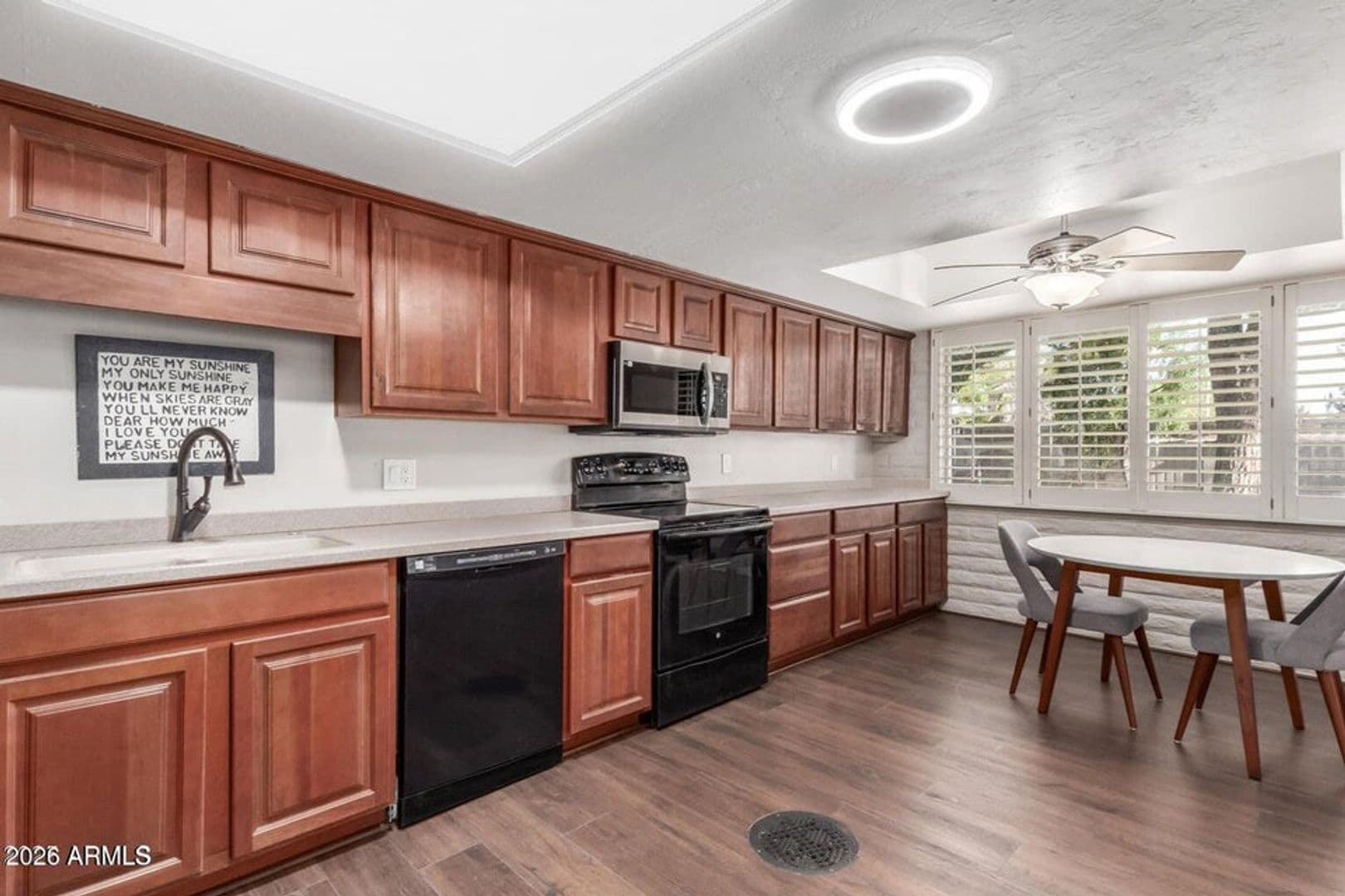 Chandler House: 481 W Half Moon Way