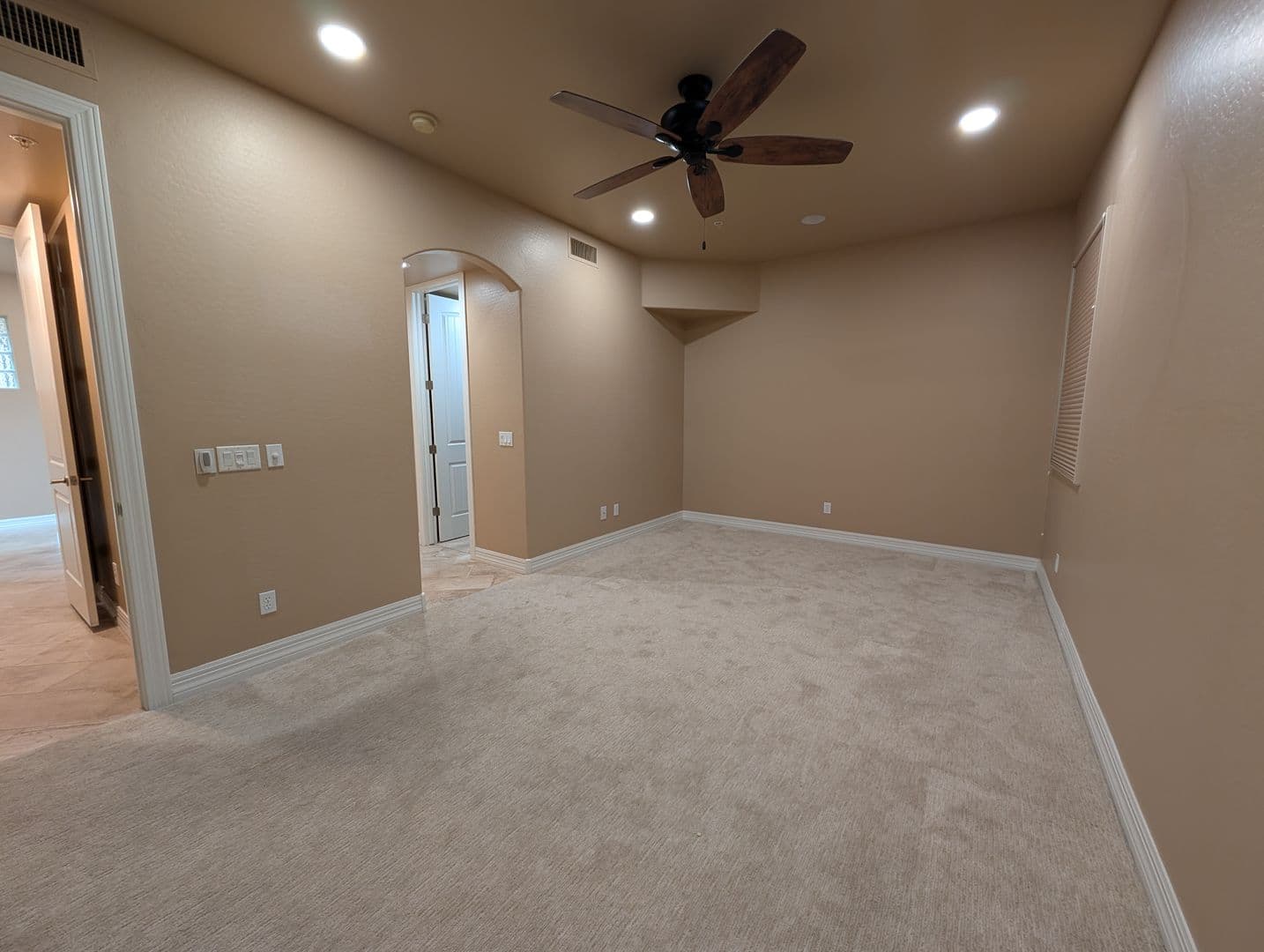 Cave Creek House: 6145 E Cave Creek Rd., #102