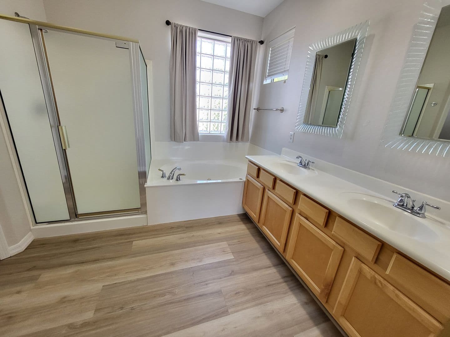 Chandler House: 833 E Sheffield Ave.