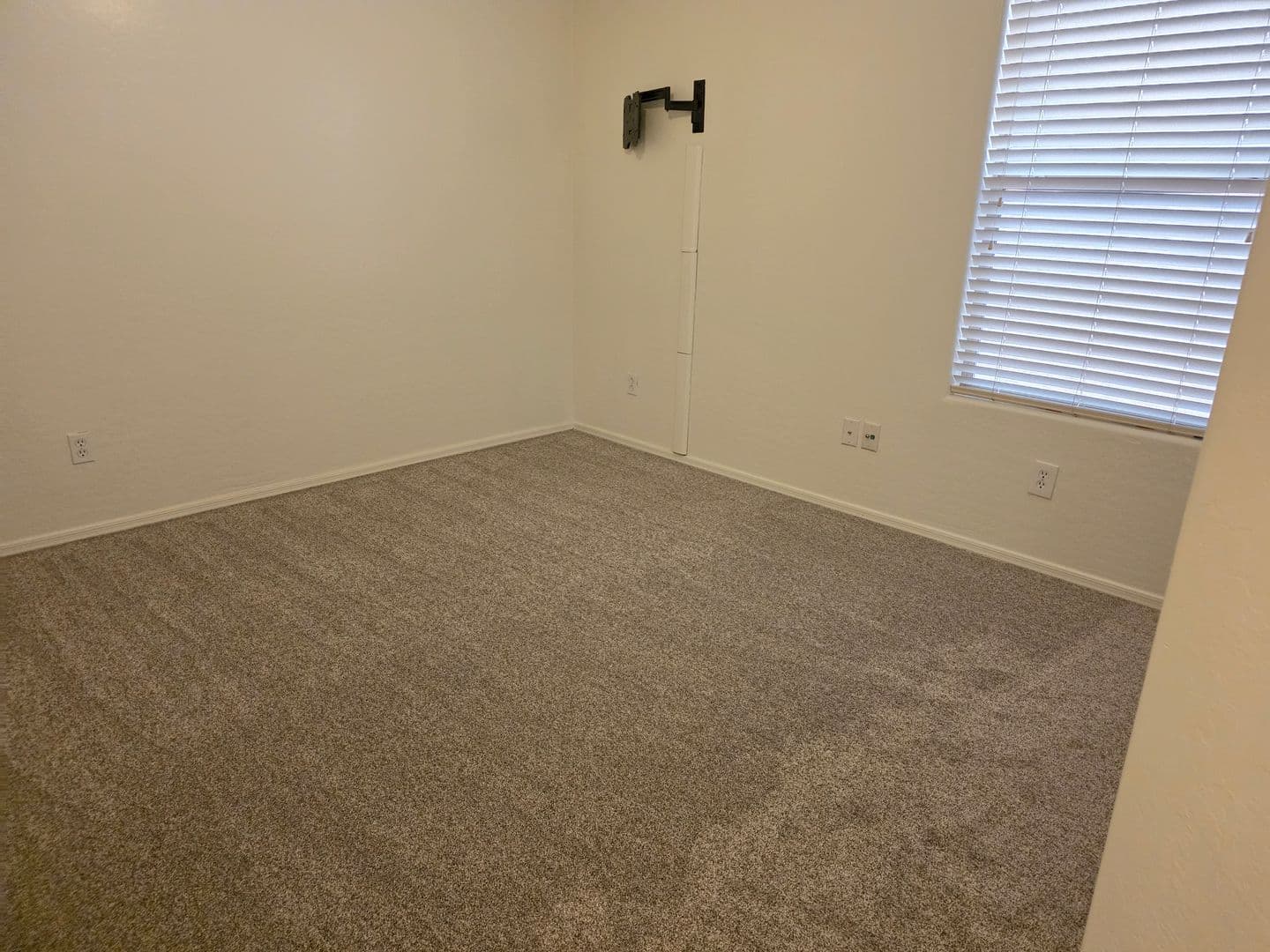 Maricopa House: 22175 N Bishop Dr