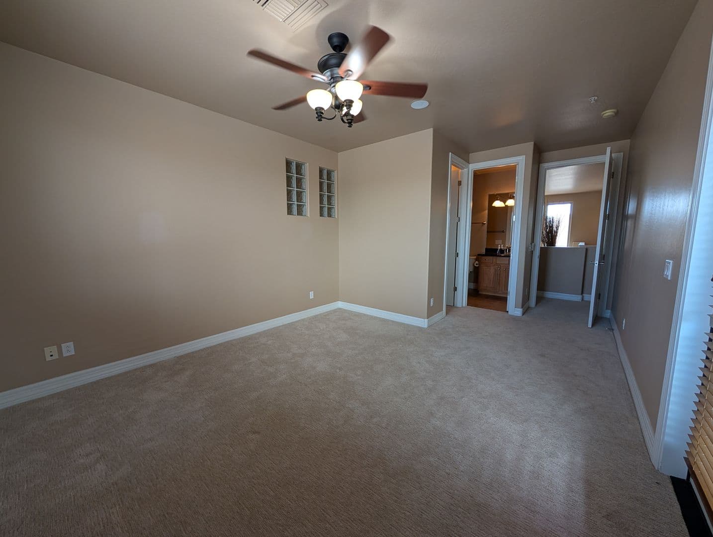Cave Creek House: 6145 E Cave Creek Rd., #102