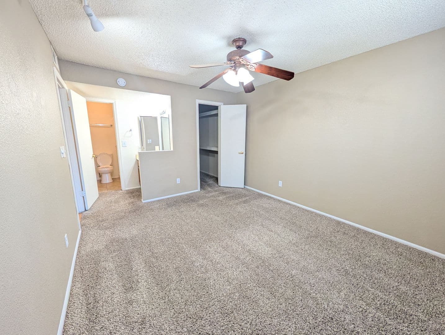 Mesa House: 623 W Guadalupe Rd Unit 242