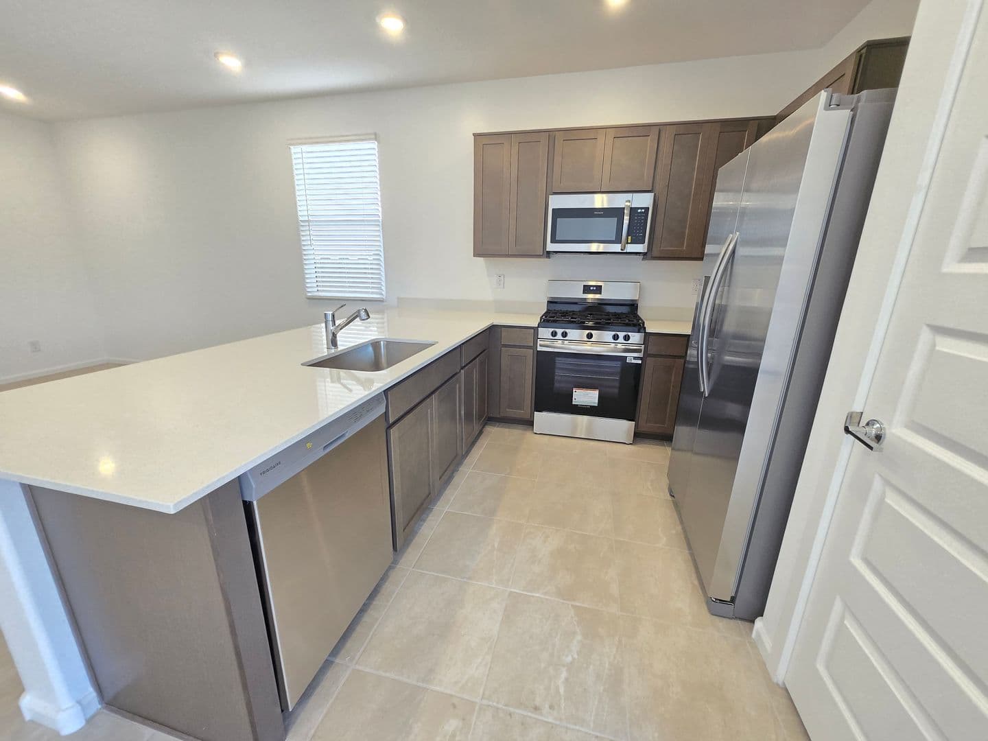 San Tan Valley House: 4720 E Amethyst Ln