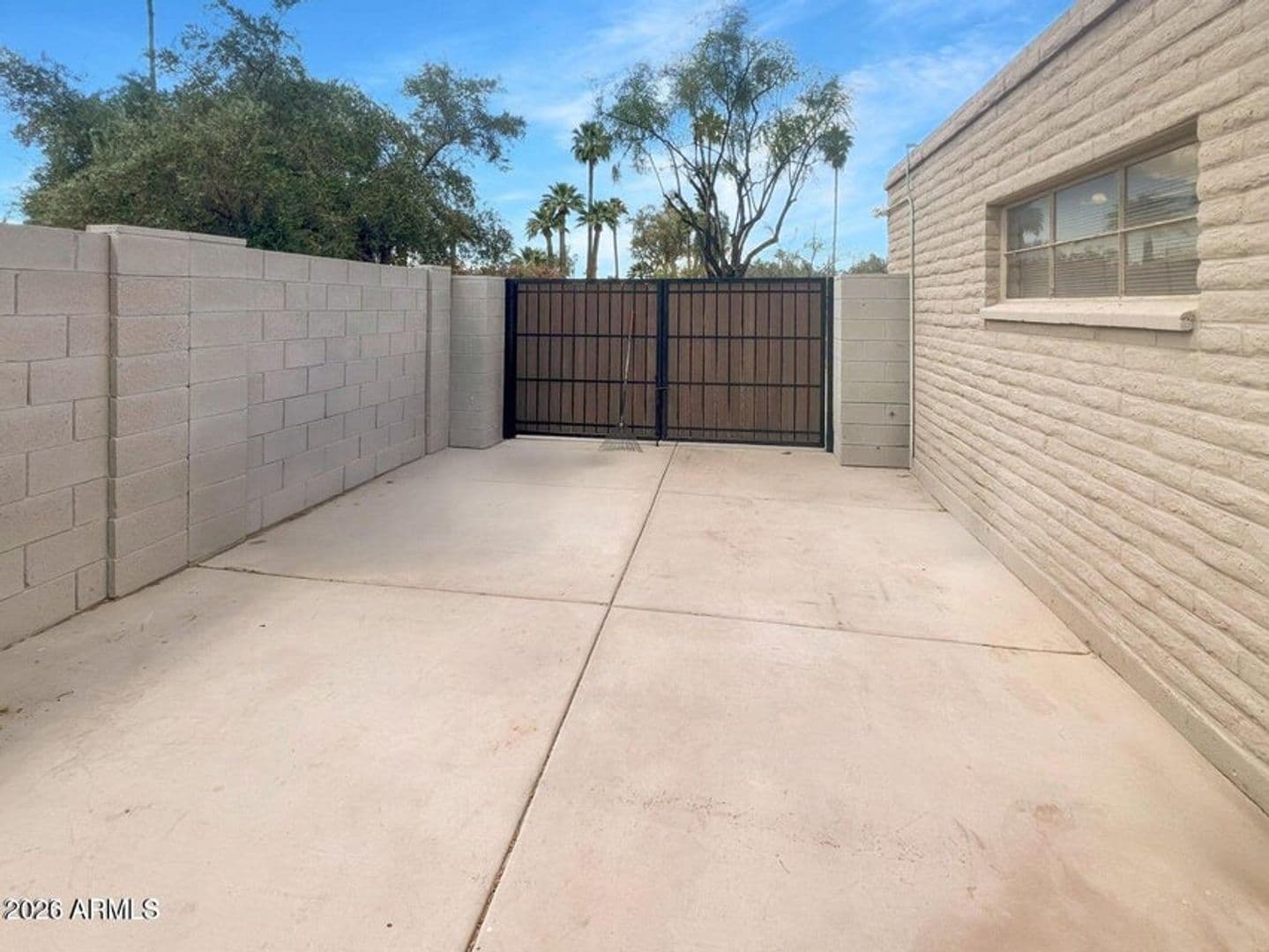 Chandler House: 481 W Half Moon Way
