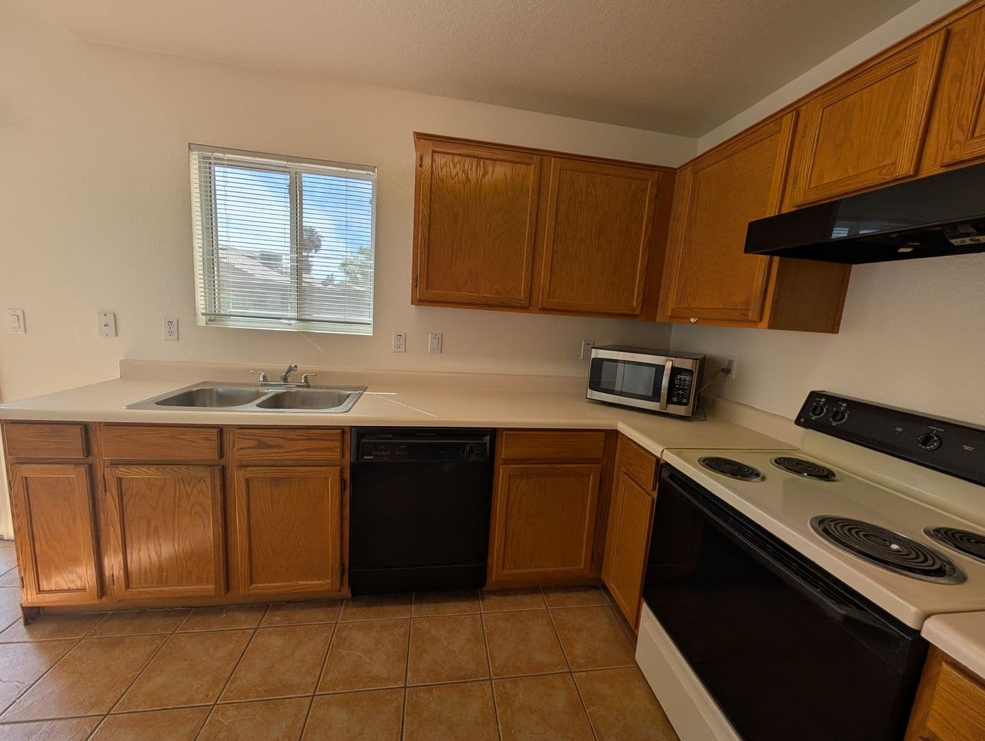 Mesa House: 4941 E Colby St