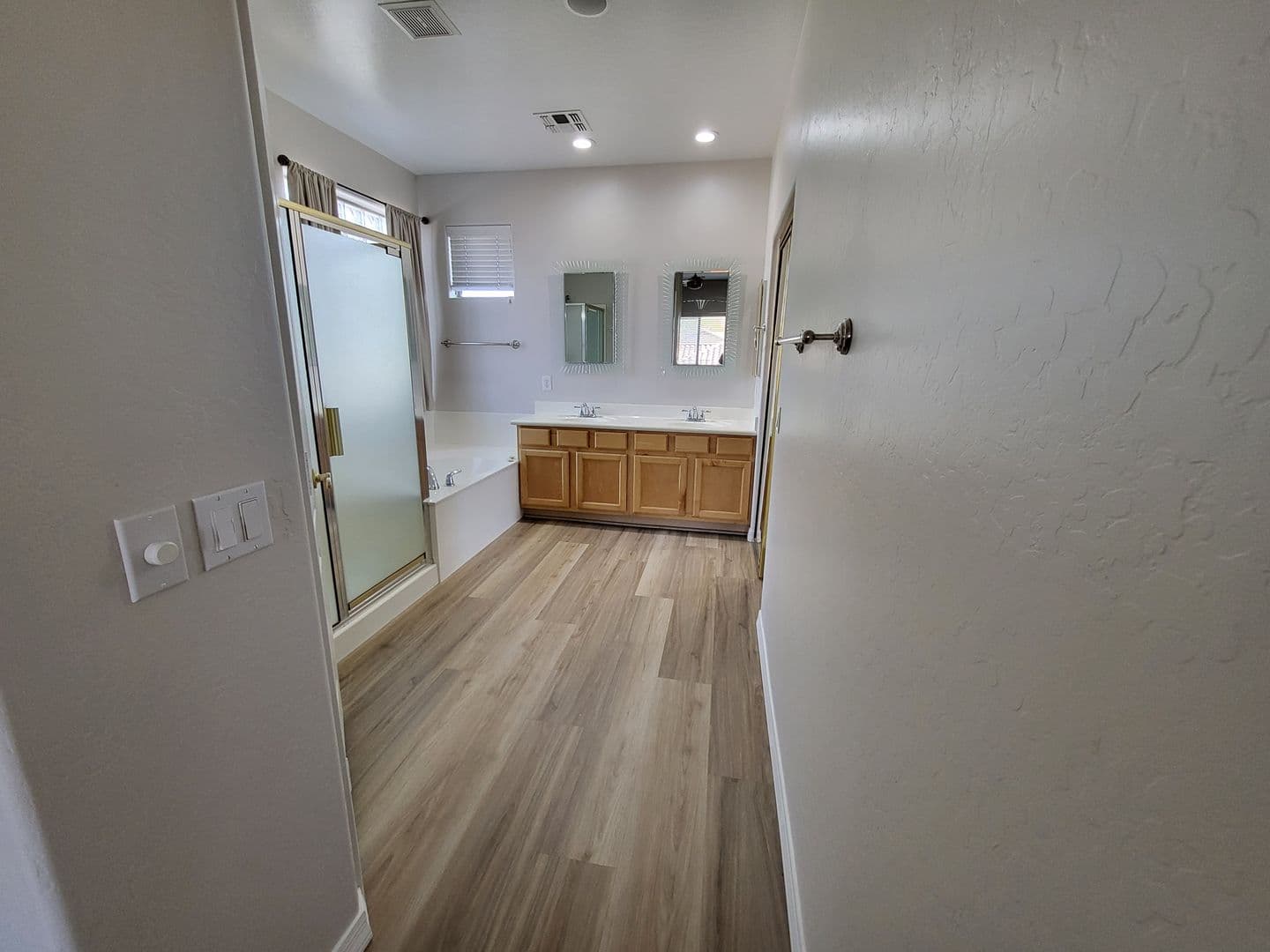 Chandler House: 833 E Sheffield Ave.