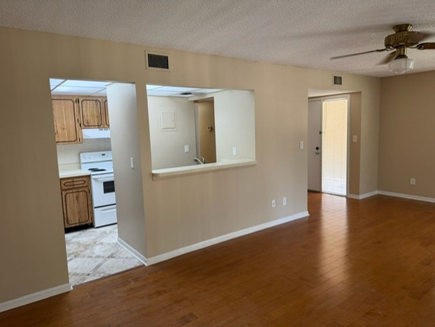 DELTONA Condo: 130 JASMINE WOODS CT.