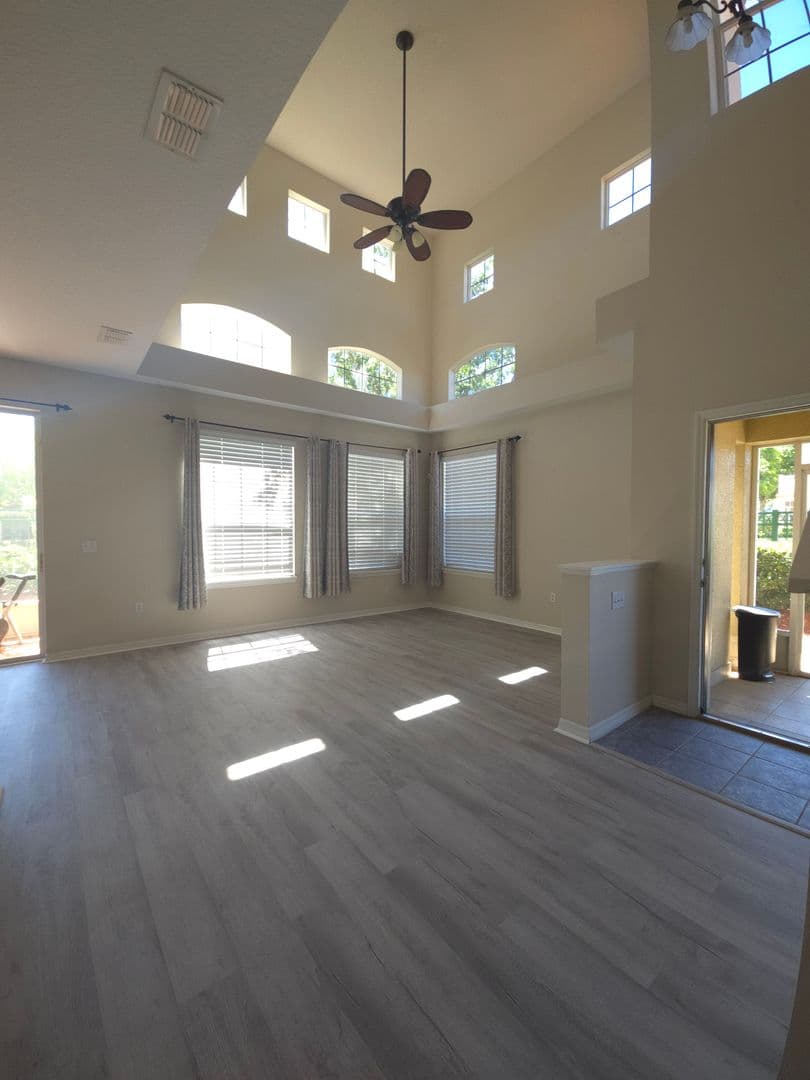 DAVENPORT House: 102 MONROE CIRCLE