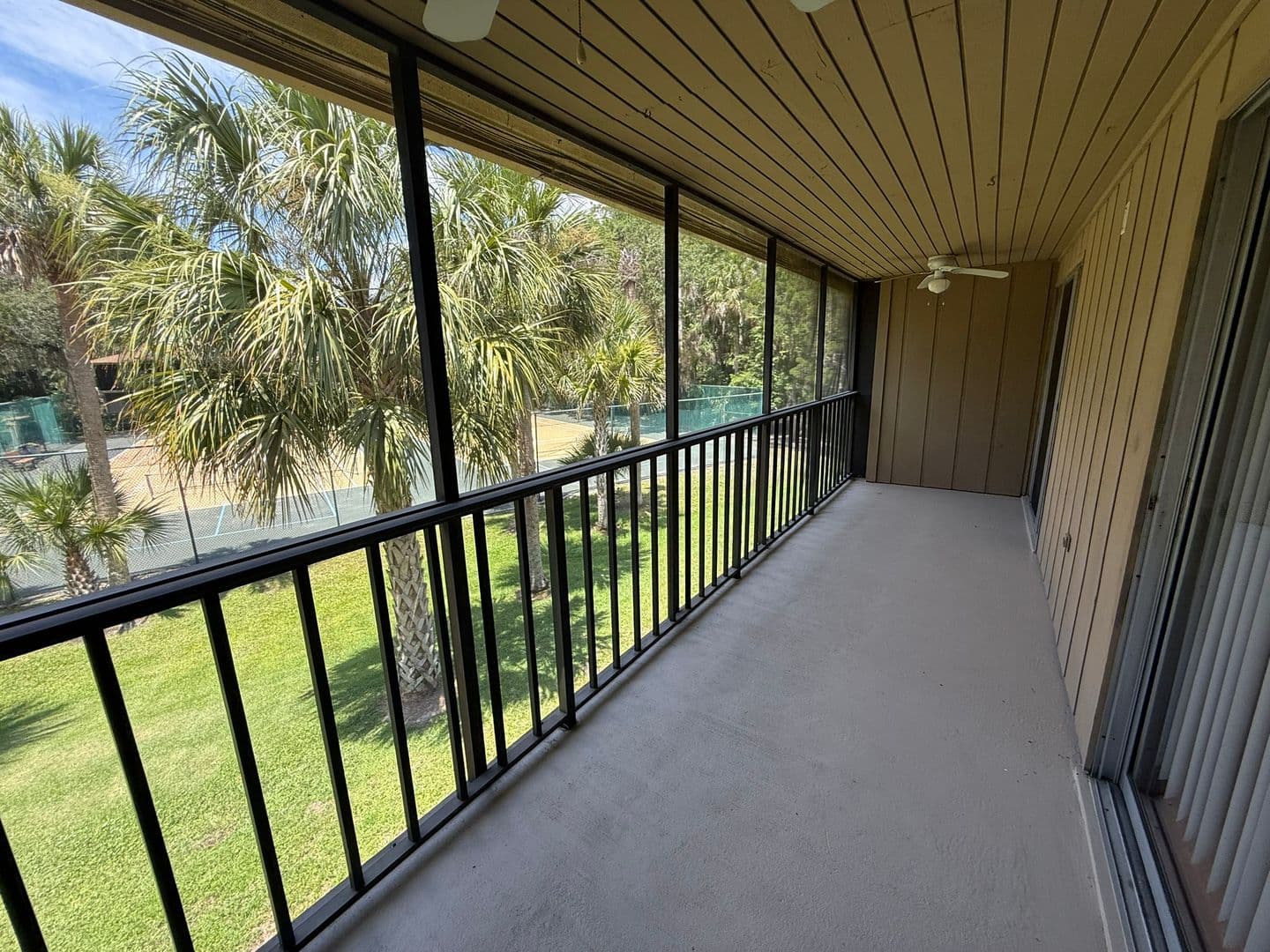 DELTONA Condo: 130 JASMINE WOODS CT.