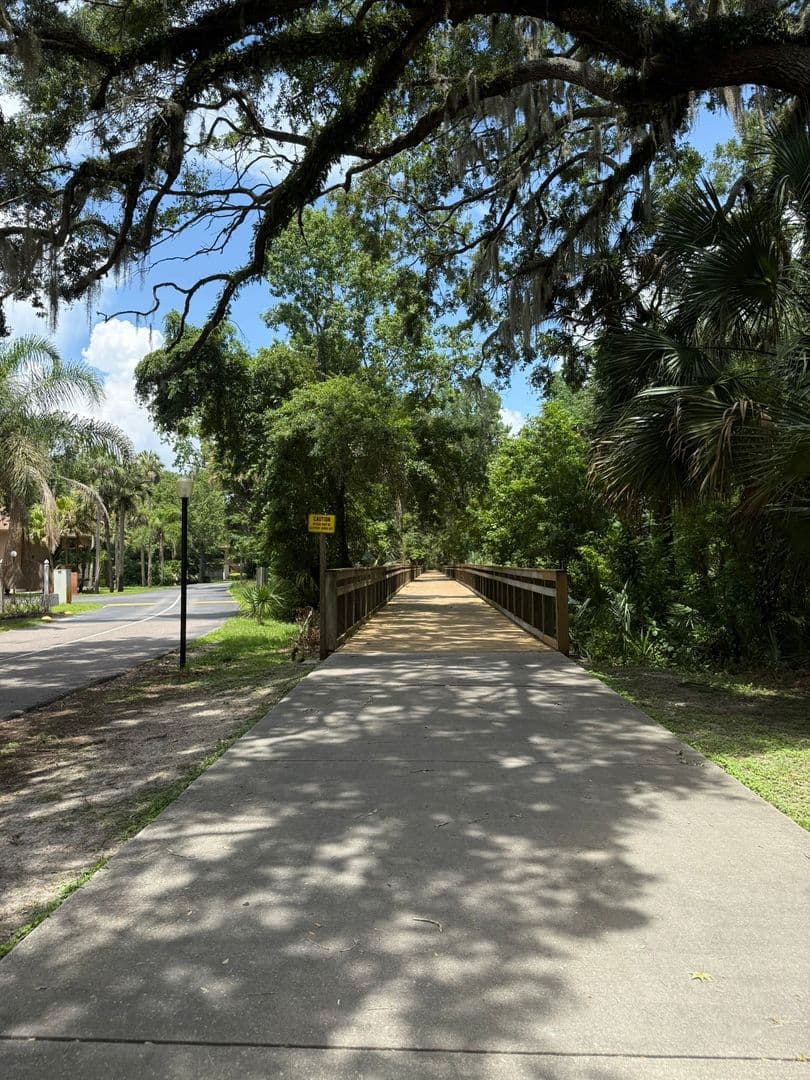 DELTONA Condo: 130 JASMINE WOODS CT.