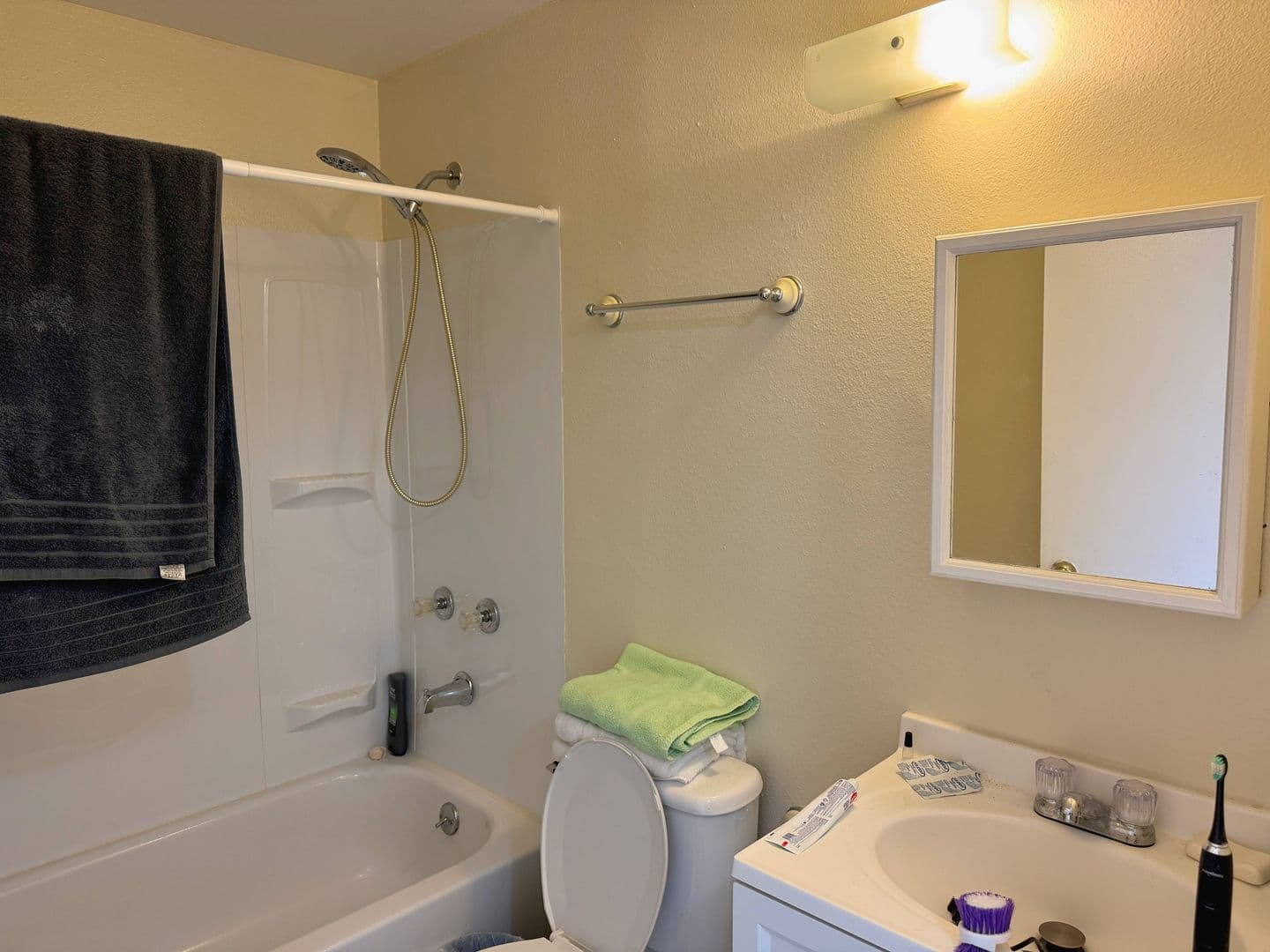 Wichita Falls Apartment: 1652 Collins Avenue