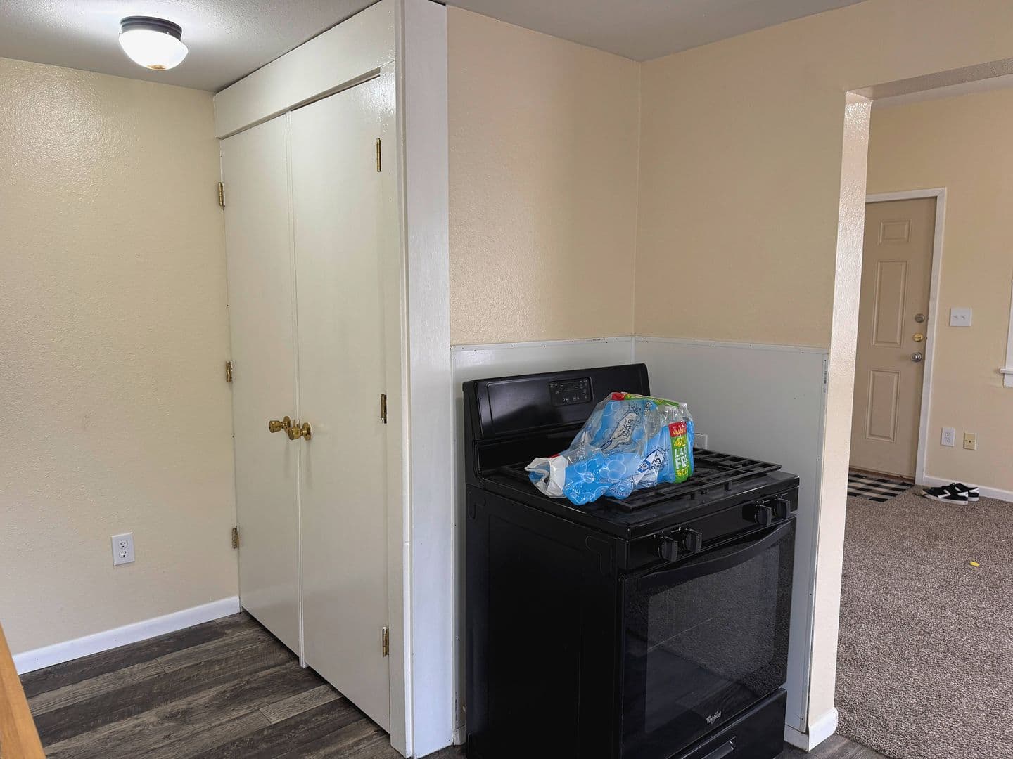 Wichita Falls Apartment: 1652 Collins Avenue