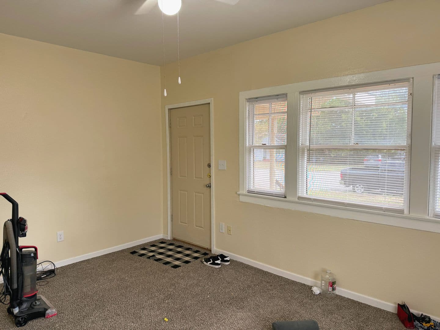 Wichita Falls Apartment: 1652 Collins Avenue