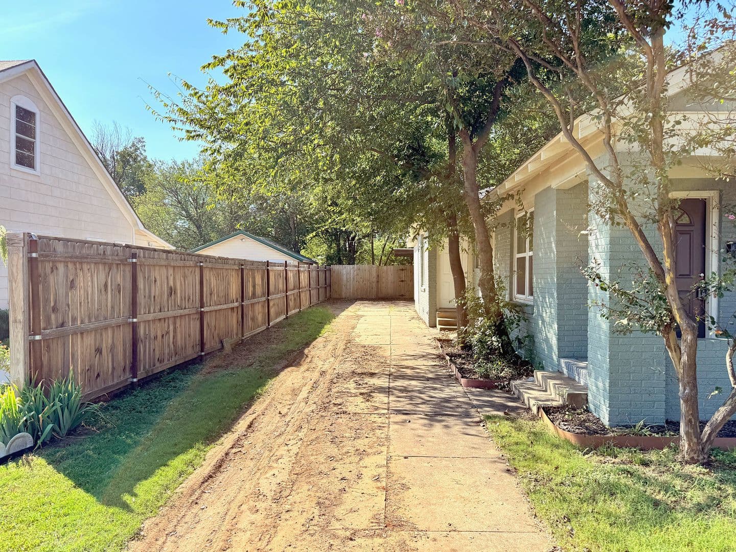 Wichita Falls Apartment: 1821 McGregor Avenue