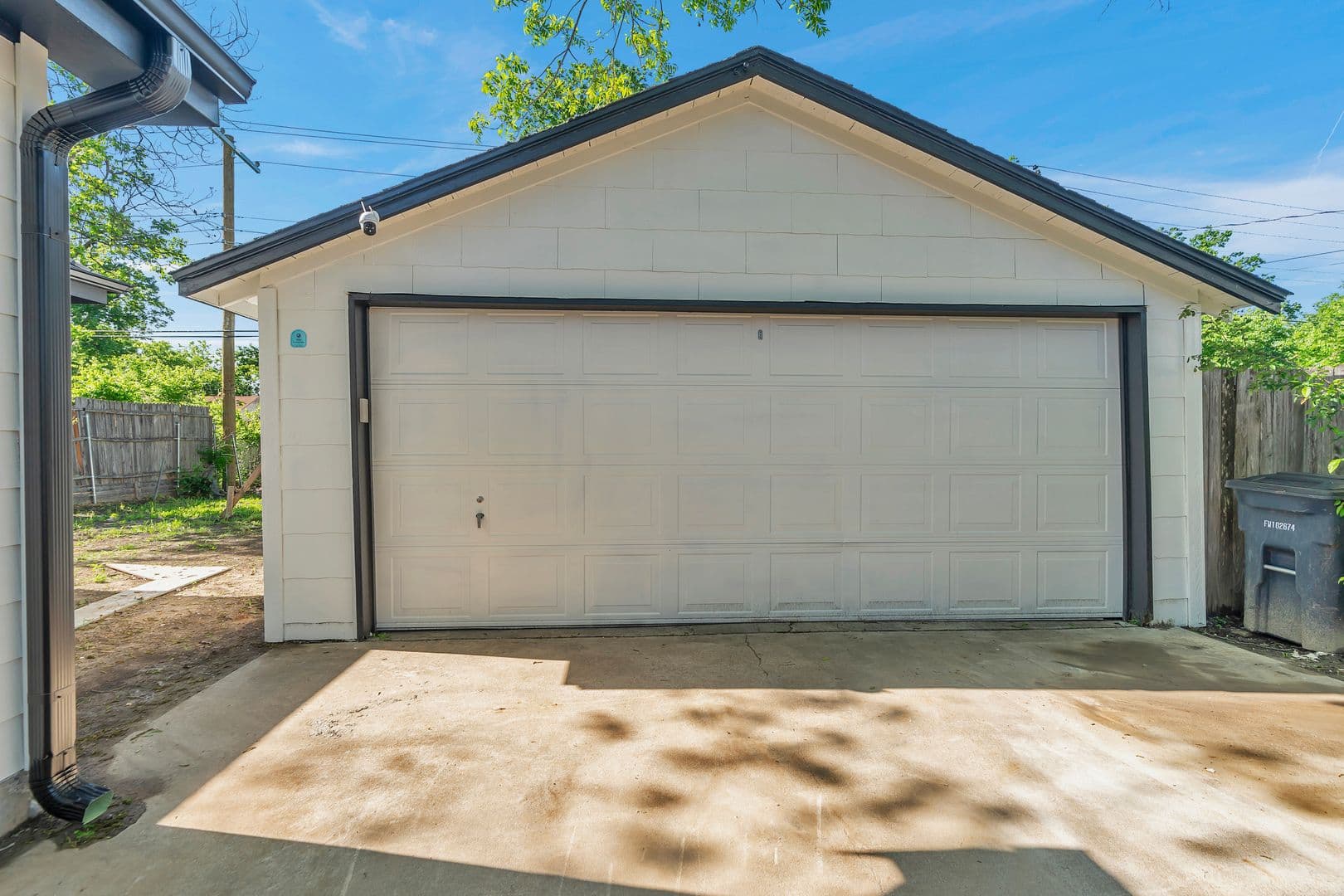 Fort Worth House: 2525 Benbrook Blvd