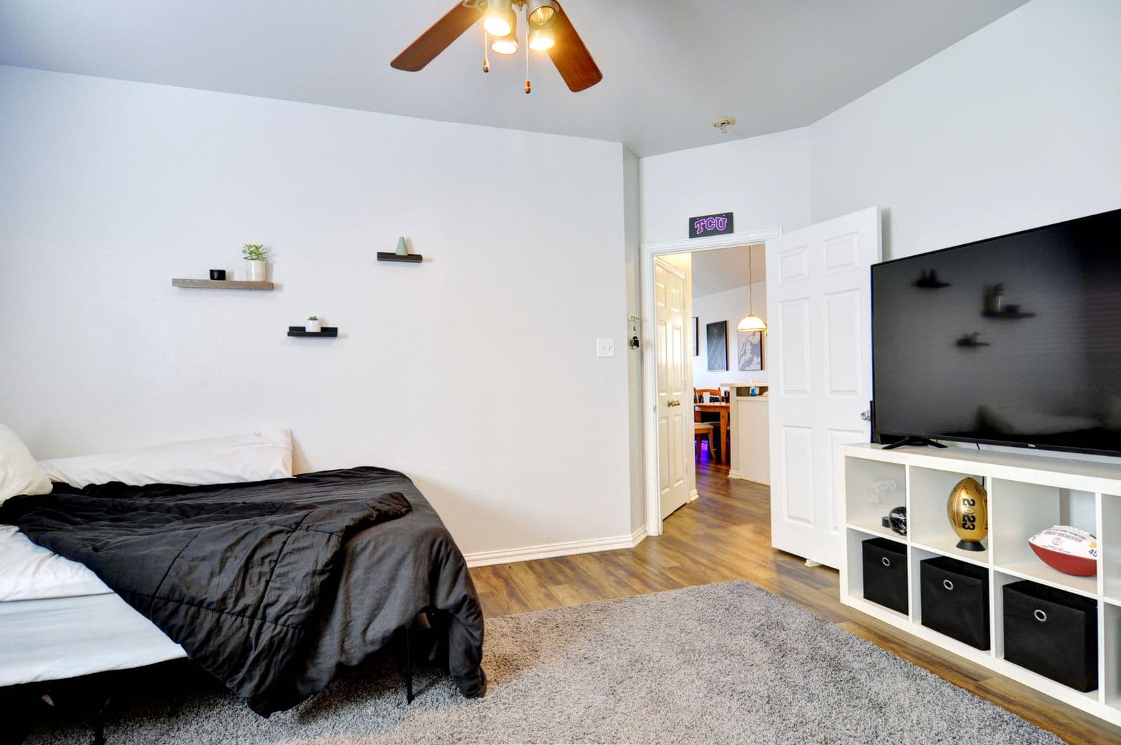 Fort Worth House: 2811 Wayside Dr