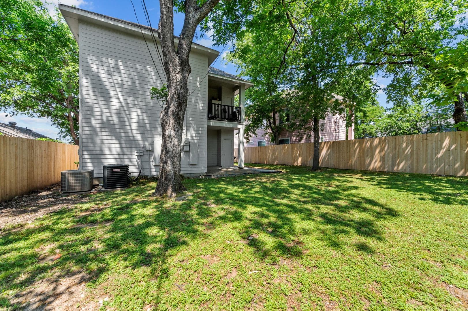 Fort Worth House: 2809 Wayside Dr