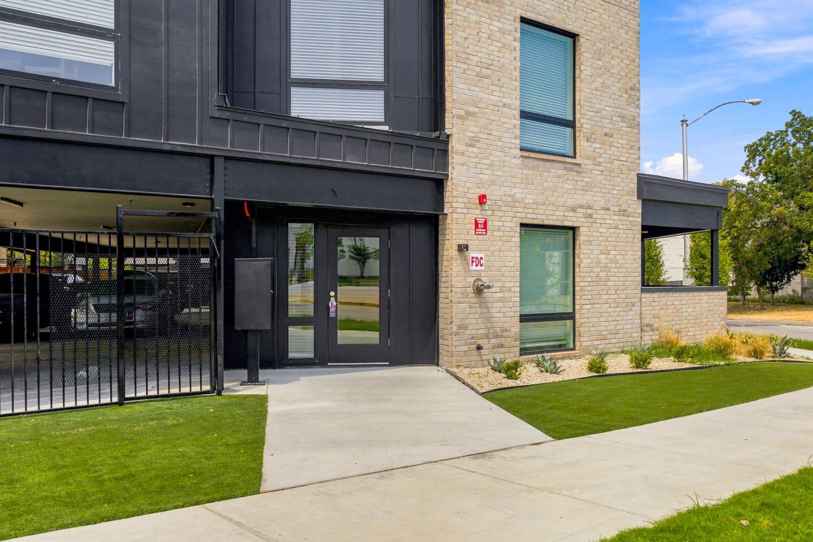 Fort Worth Condo: 3252 Mcart Ave