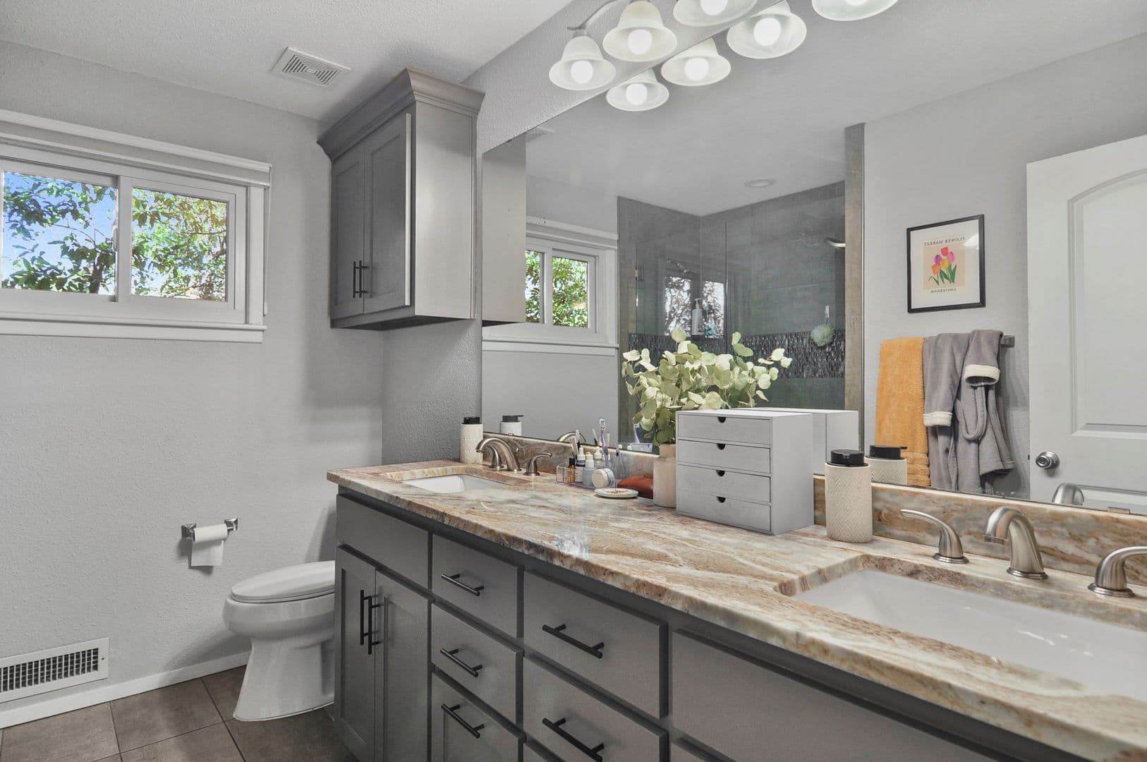 Fort Worth House: 2733 Sandage Ave